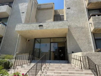 5237 Newcastle Avenue #205 listing photo