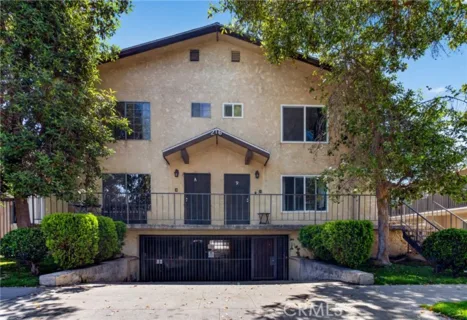 216 W Tujunga #A listing photo
