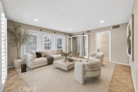 284 Tustin Field Drive listing photo