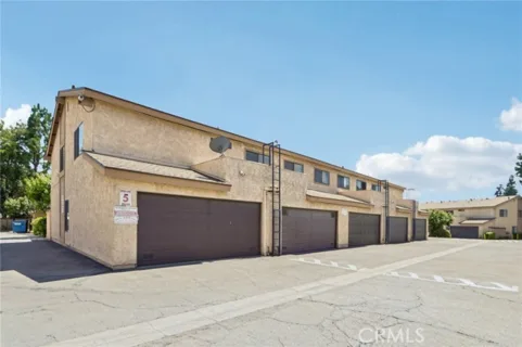 9600 Sylmar Avenue #19 listing photo