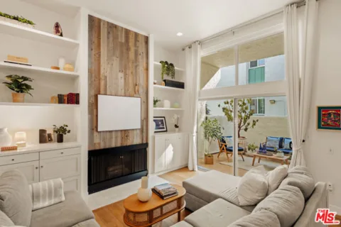 1/2 Mcconnell Avenue listing photo