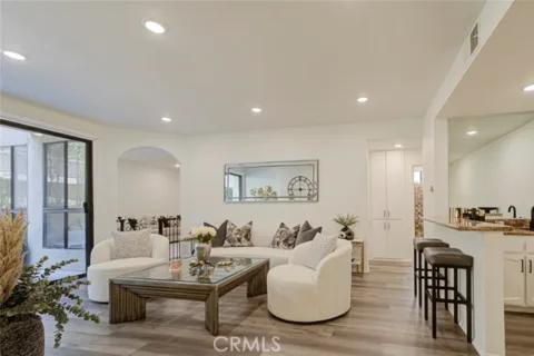 511 N Jackson #101 listing photo