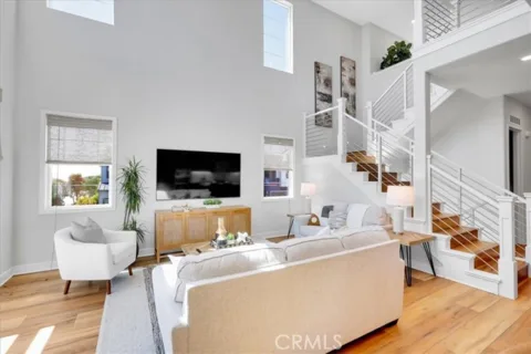 137 Rondo listing photo