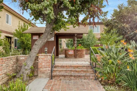 7300 Lennox #J5 listing photo