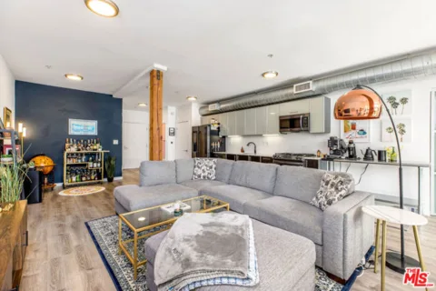 4215 Glencoe Avenue #206 listing photo