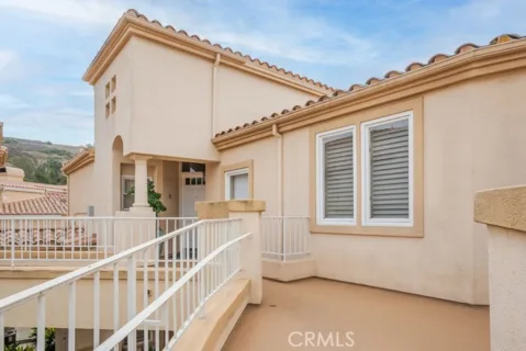 22 Plaza Caloroso listing photo