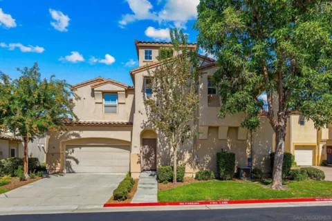 977 Pearleaf Court listing photo