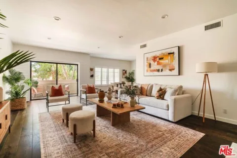 14050 Magnolia Boulevard #105 listing photo