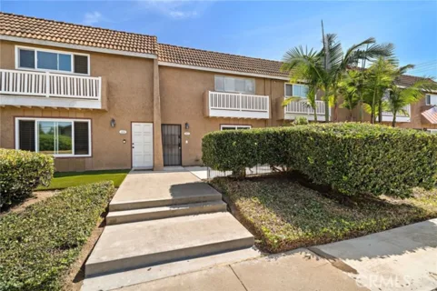 4902 Pearce listing photo