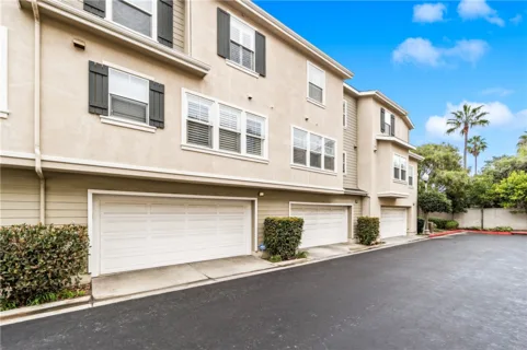 6227 Pacific Pointe listing photo