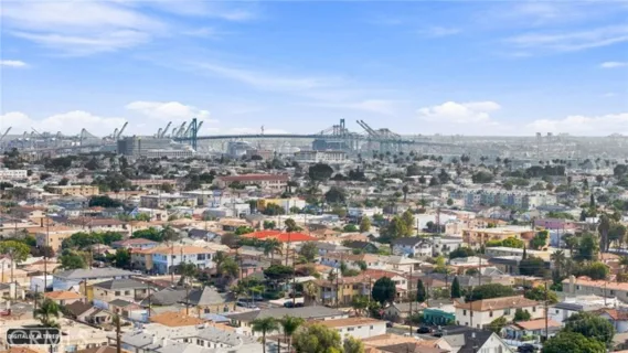 2424 S Gaffey listing photo