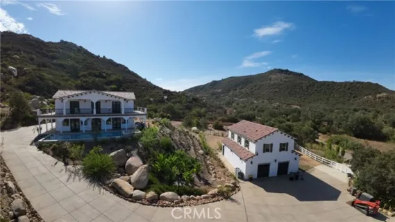 18124 Viejo listing photo