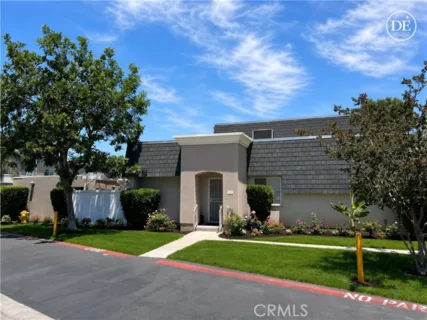 19242 Hamlin #1 listing photo