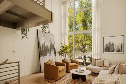 3450 W Cahuenga #907 listing photo