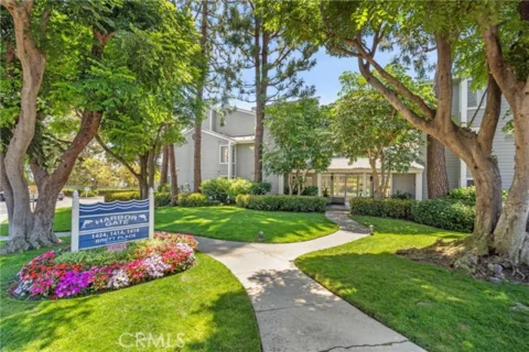 1414 Brett #327 listing photo