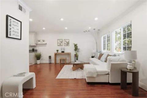 4189 Vineland Avenue #111 listing photo