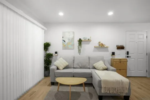 145 W El Norte #122 listing photo
