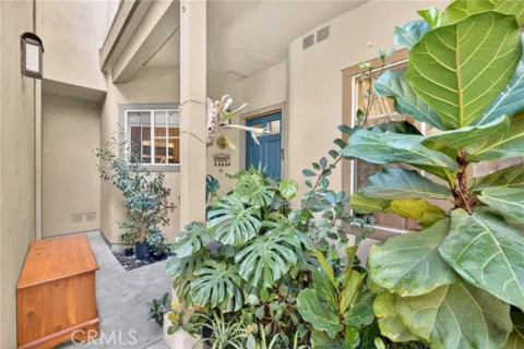 96 Abrigo listing photo
