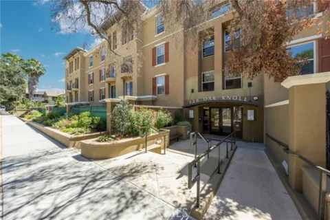 128 N Oak Knoll #111 listing photo