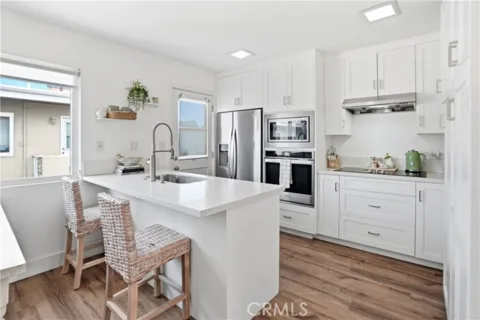 1228 Rutland #6 listing photo