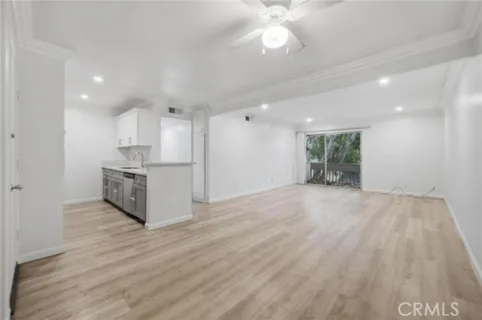 18620 Hatteras Street #206 listing photo