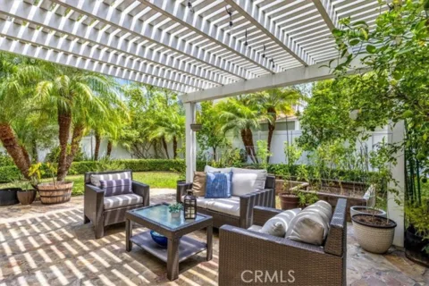 16 Pineoak listing photo