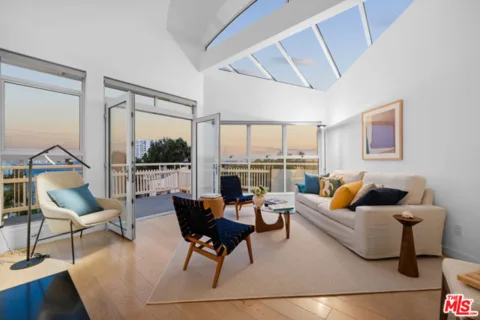 2913 3rd Street #304 listing photo
