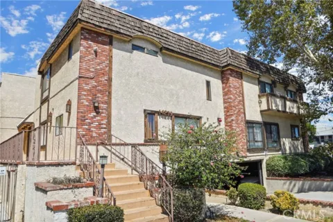 14239 Sherman Way #3 listing photo