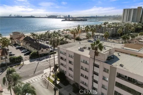 1635 E Ocean #D2 listing photo