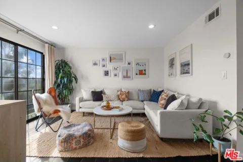1020 Ocean Park Boulevard #7 listing photo