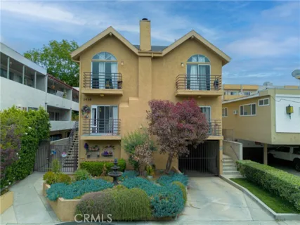 1416 N Vista listing photo