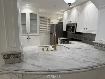 2253 Martin listing photo