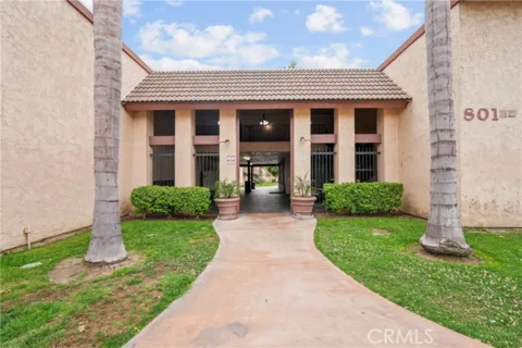 801 S Lyon #A213 listing photo
