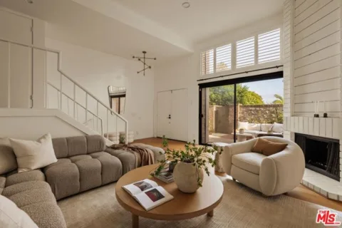 4600 Glencoe Avenue #2 listing photo