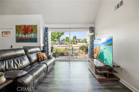 25712 Le Parc #20 listing photo