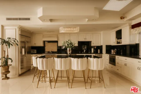 10450 Wilshire Boulevard #4J listing photo
