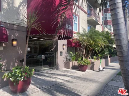 620 S Gramercy Place #339 listing photo