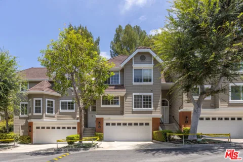 20950 Oxnard Street #10 listing photo