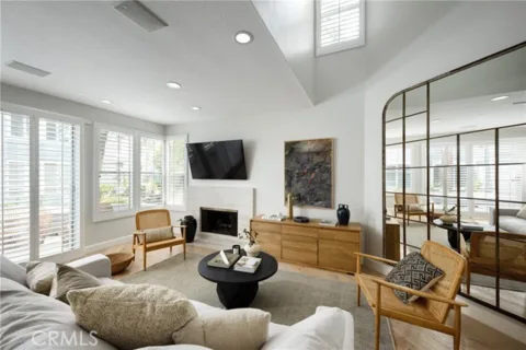 206 Hartford listing photo