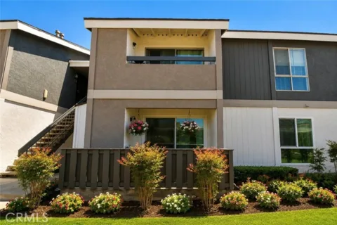 2827 S Fairview Street #G listing photo