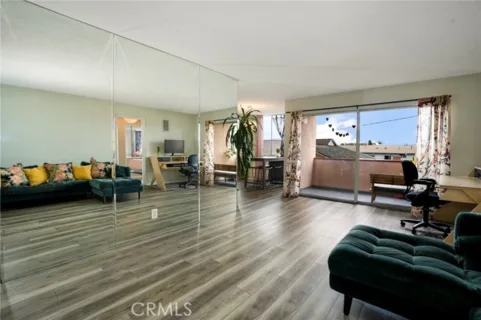 855 Victor Avenue #203 listing photo