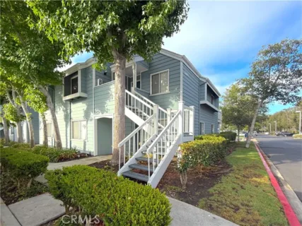 6008 Bixby Village #42 listing photo