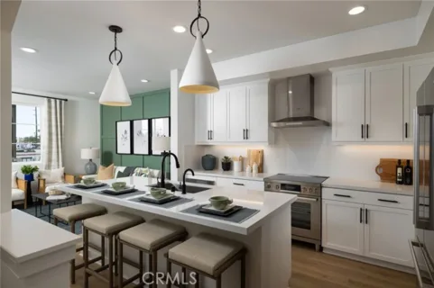 164 E Whittier Boulevard listing photo