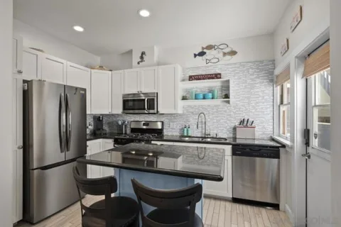 1106 4th Street #4 listing photo