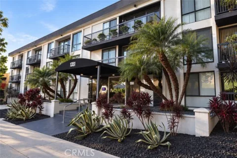 1351 N Crescent Heights #308 listing photo