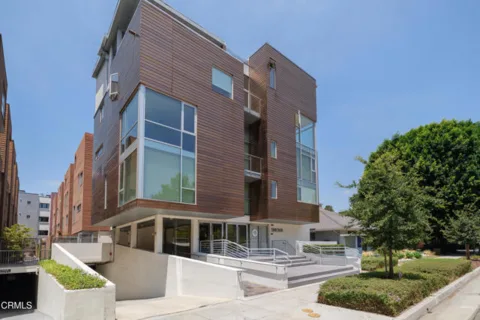 141 S Hudson Avenue #104 listing photo