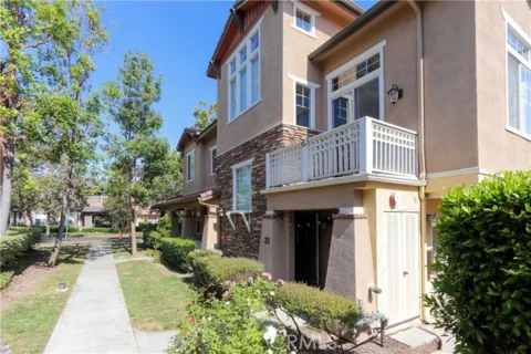 32 Garrison Loop listing photo
