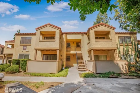 1140 W Blaine Street #202 listing photo