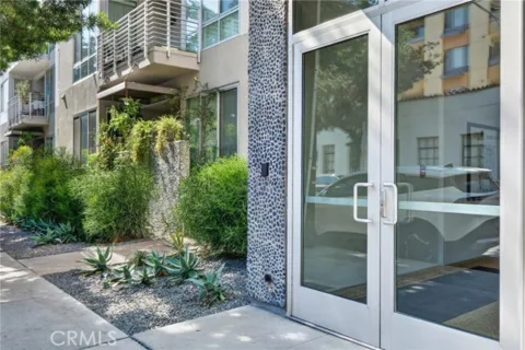 111 S De Lacey #306 listing photo
