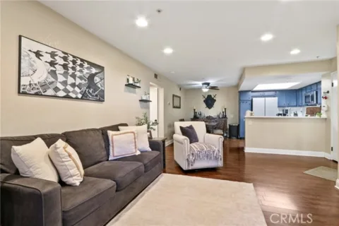 129 N N Cross Creek Road #B listing photo